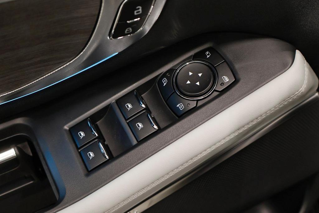 new 2025 Ford Expedition car, priced at $89,010