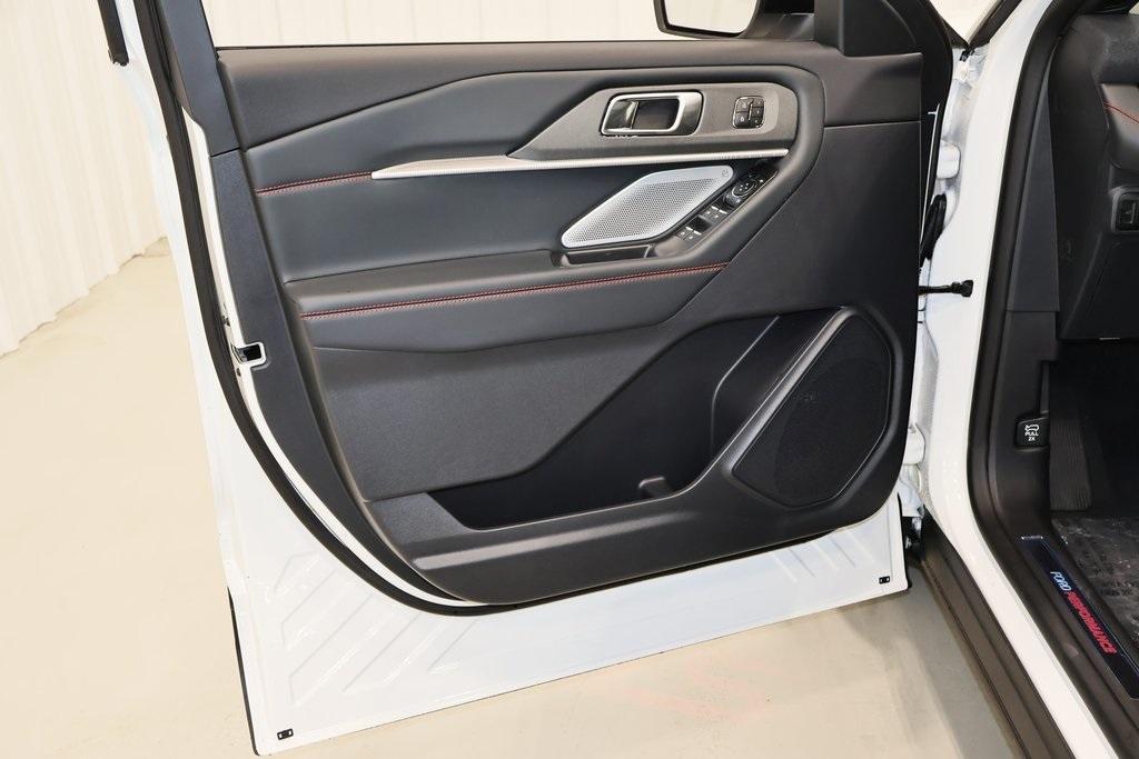 new 2025 Ford Explorer car, priced at $59,905