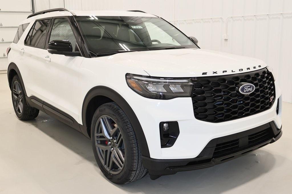 new 2025 Ford Explorer car, priced at $59,905