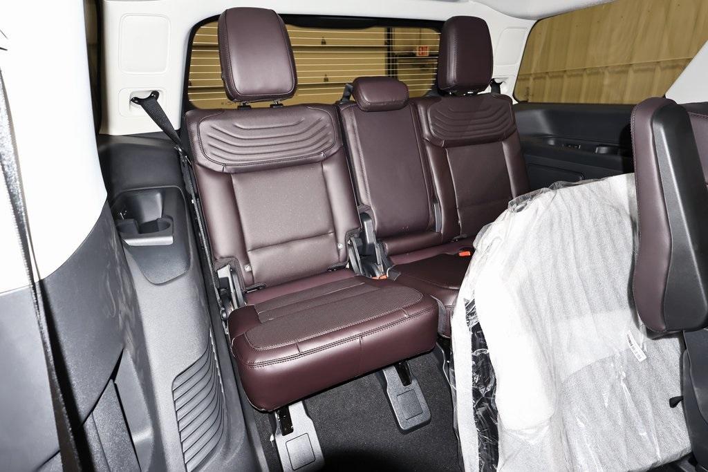 new 2025 Ford Expedition car, priced at $87,900