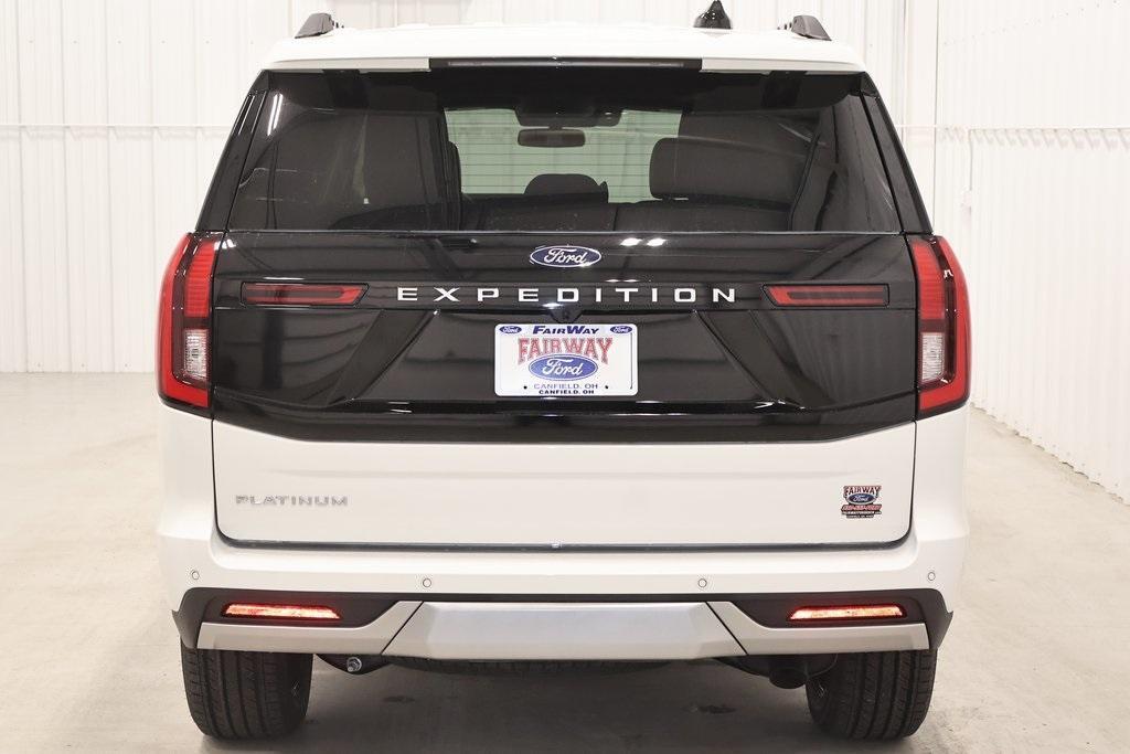 new 2025 Ford Expedition car, priced at $87,900