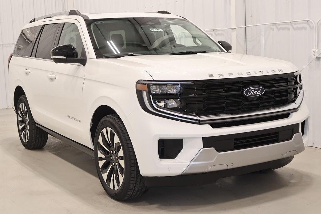 new 2025 Ford Expedition car, priced at $87,900