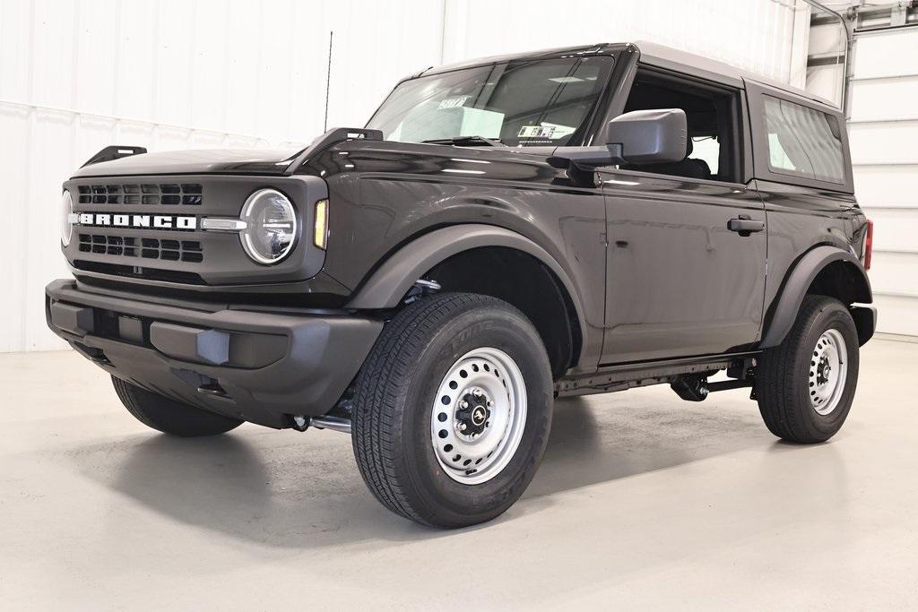 new 2025 Ford Bronco car, priced at $42,285
