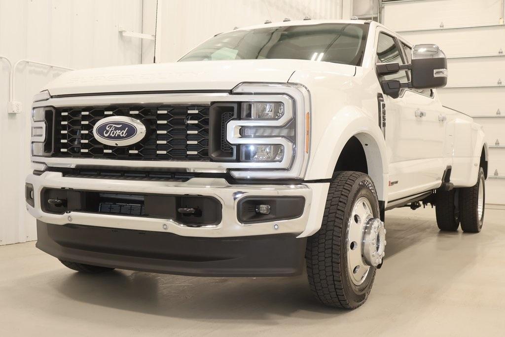 new 2025 Ford F-450 car, priced at $96,455