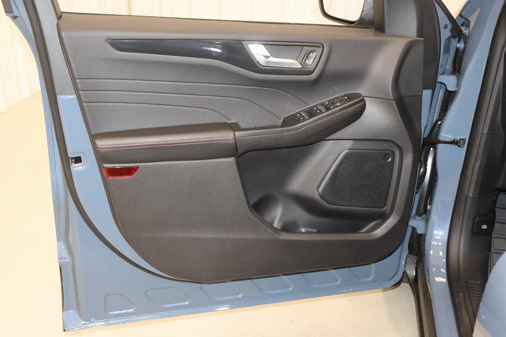 new 2025 Ford Escape car, priced at $33,185