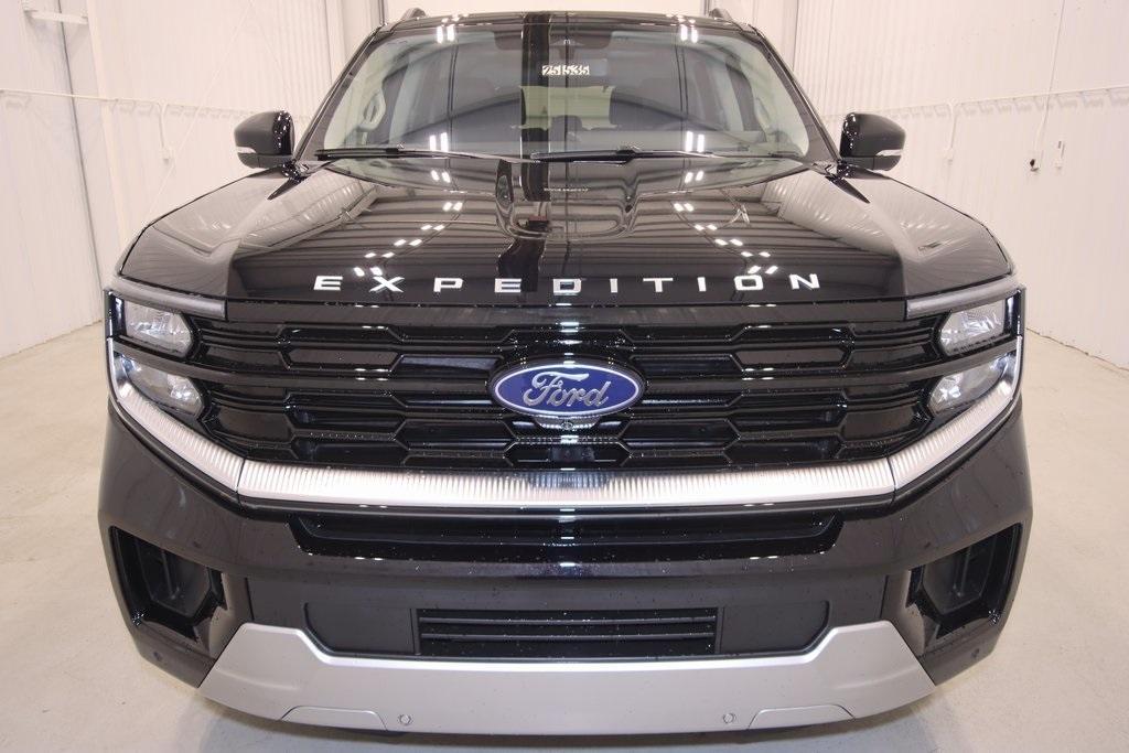 new 2025 Ford Expedition car, priced at $89,405