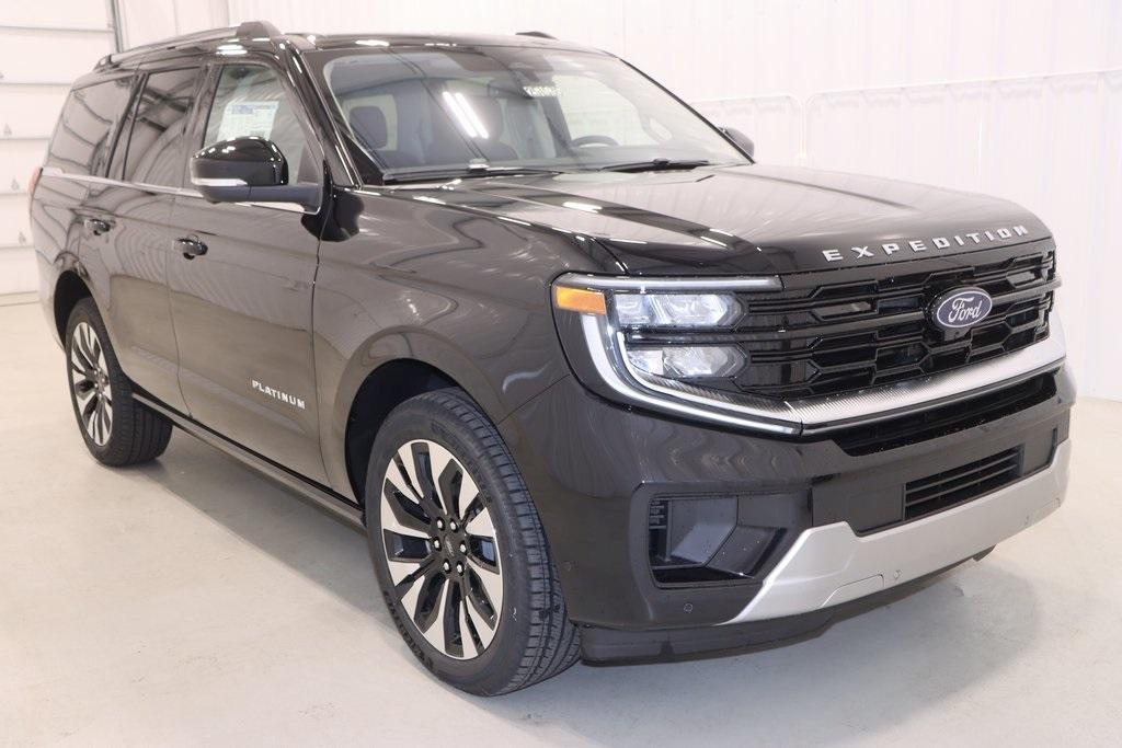 new 2025 Ford Expedition car, priced at $89,405