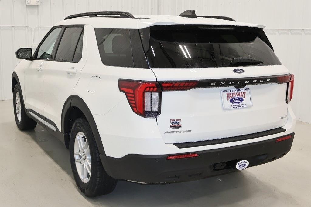 new 2025 Ford Explorer car, priced at $40,405