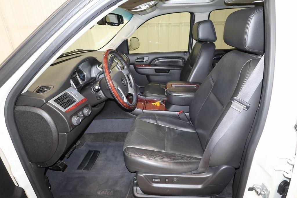 used 2013 Cadillac Escalade Hybrid car, priced at $15,000