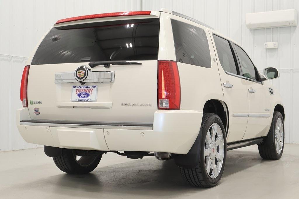 used 2013 Cadillac Escalade Hybrid car, priced at $15,000