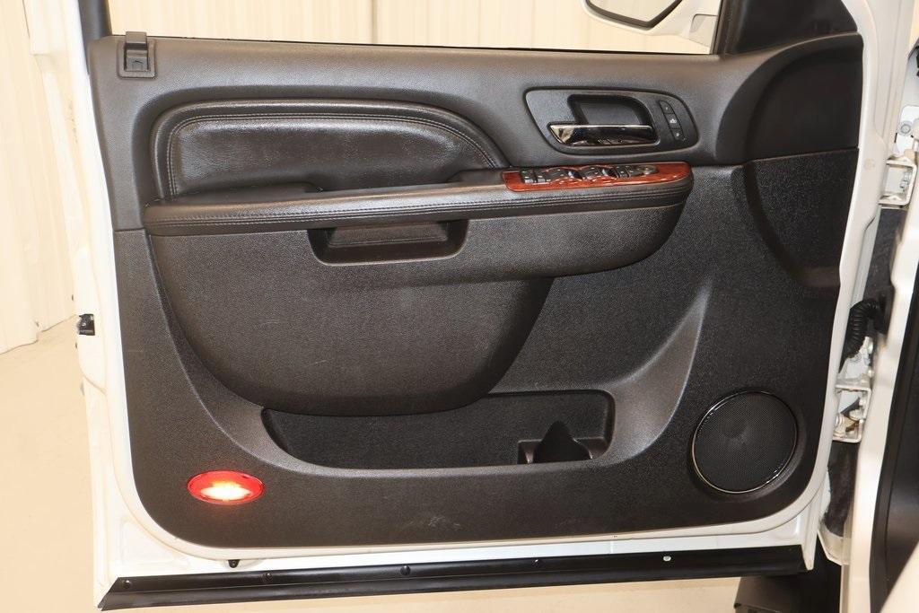 used 2013 Cadillac Escalade Hybrid car, priced at $15,000