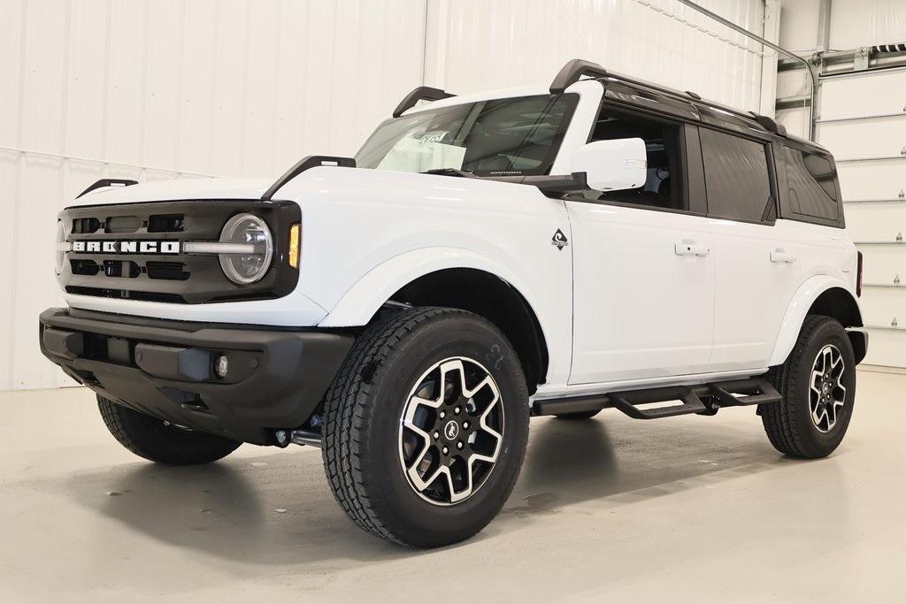 new 2024 Ford Bronco car, priced at $52,675