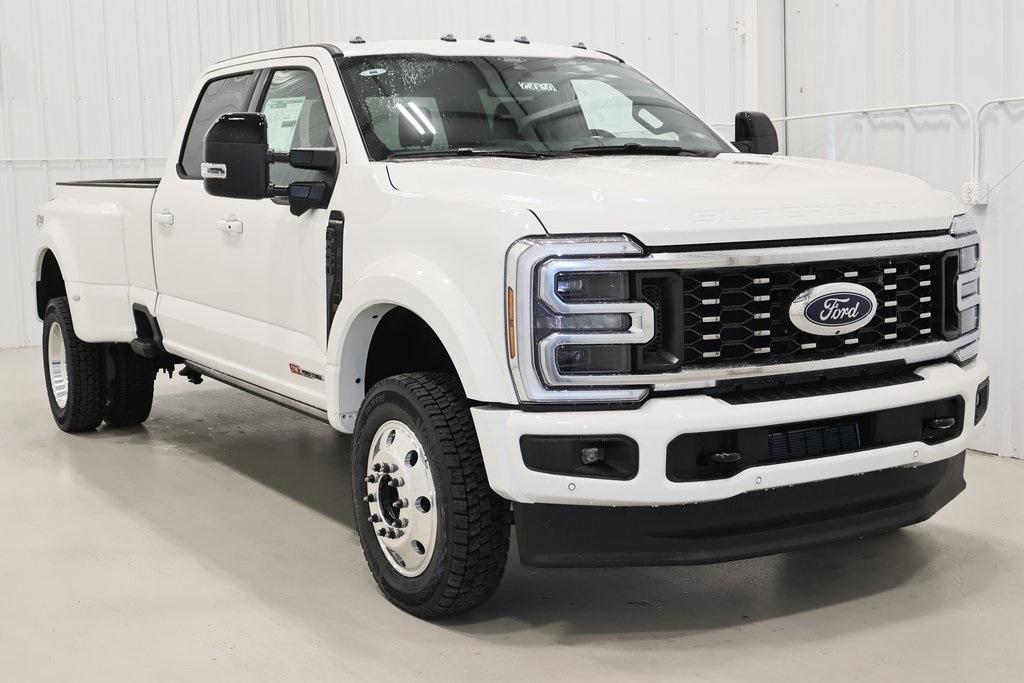 new 2025 Ford F-450 car, priced at $104,180