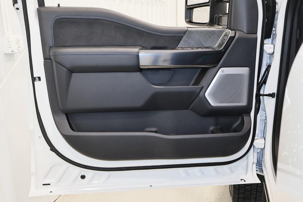 new 2025 Ford F-450 car, priced at $104,180