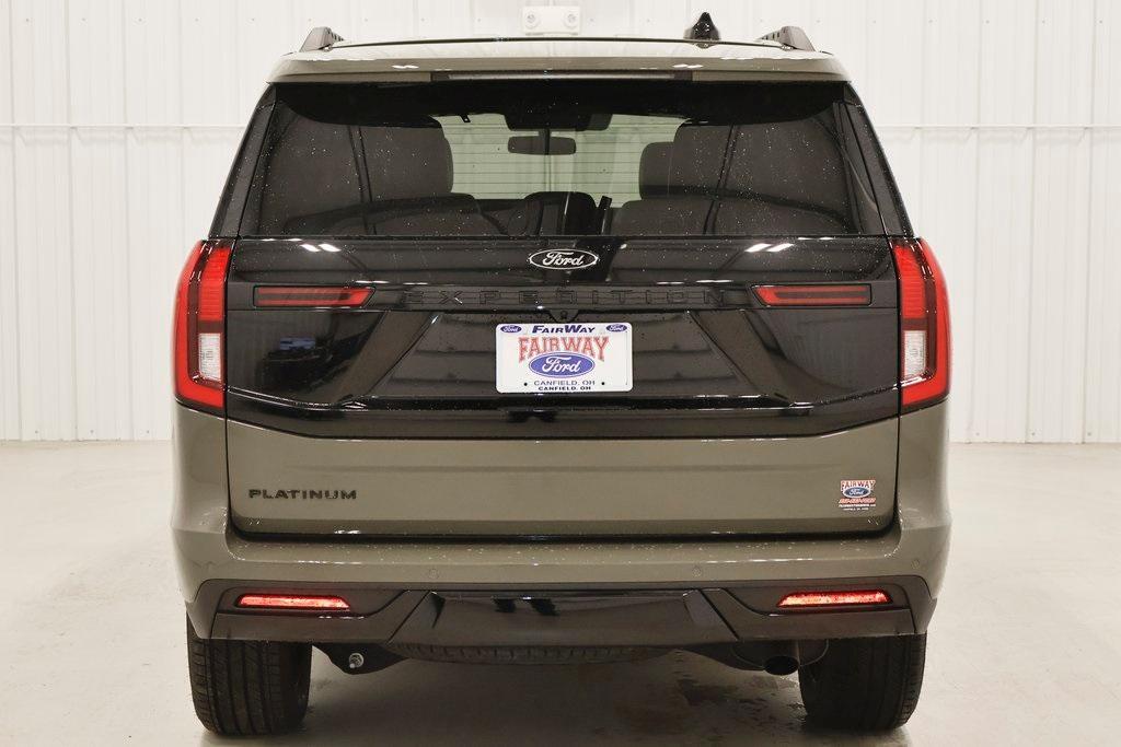 new 2025 Ford Expedition car, priced at $83,665