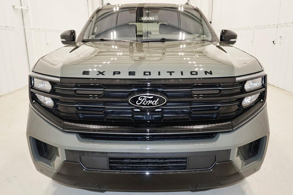 new 2025 Ford Expedition car, priced at $83,665