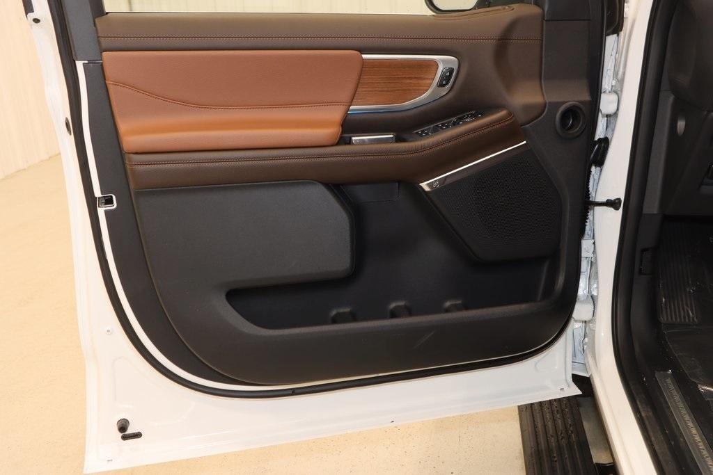 new 2025 Ford Expedition car, priced at $84,750