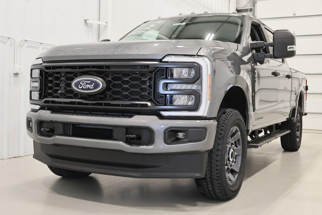 new 2024 Ford F-350 car, priced at $68,590