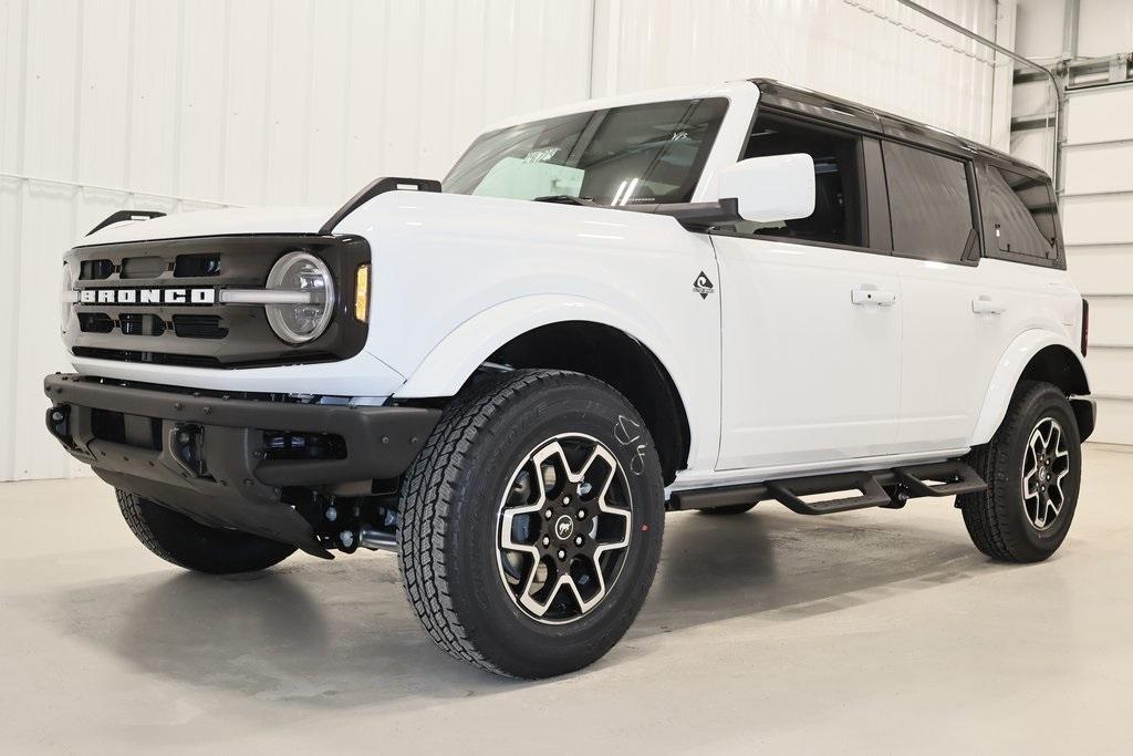 new 2024 Ford Bronco car, priced at $50,305