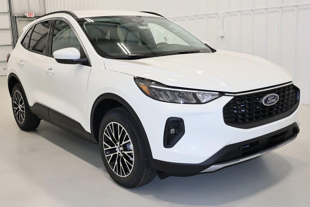 used 2024 Ford Escape car, priced at $25,500