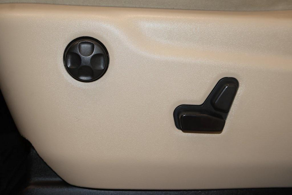 used 2014 Jeep Grand Cherokee car, priced at $11,500