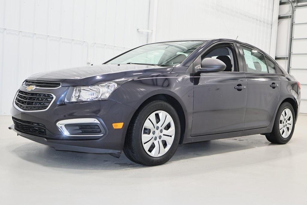 used 2015 Chevrolet Cruze car, priced at $9,000