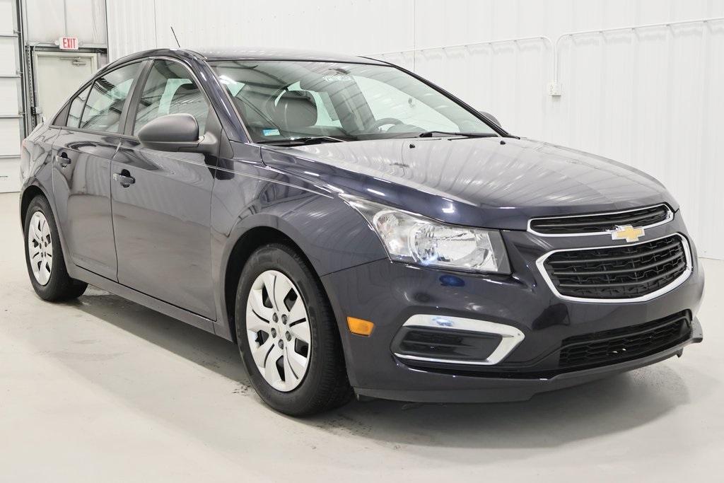 used 2015 Chevrolet Cruze car, priced at $9,000