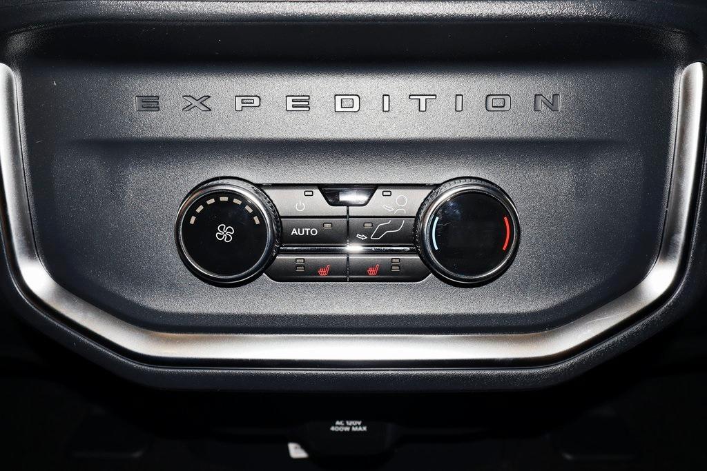 new 2025 Ford Expedition car, priced at $82,040