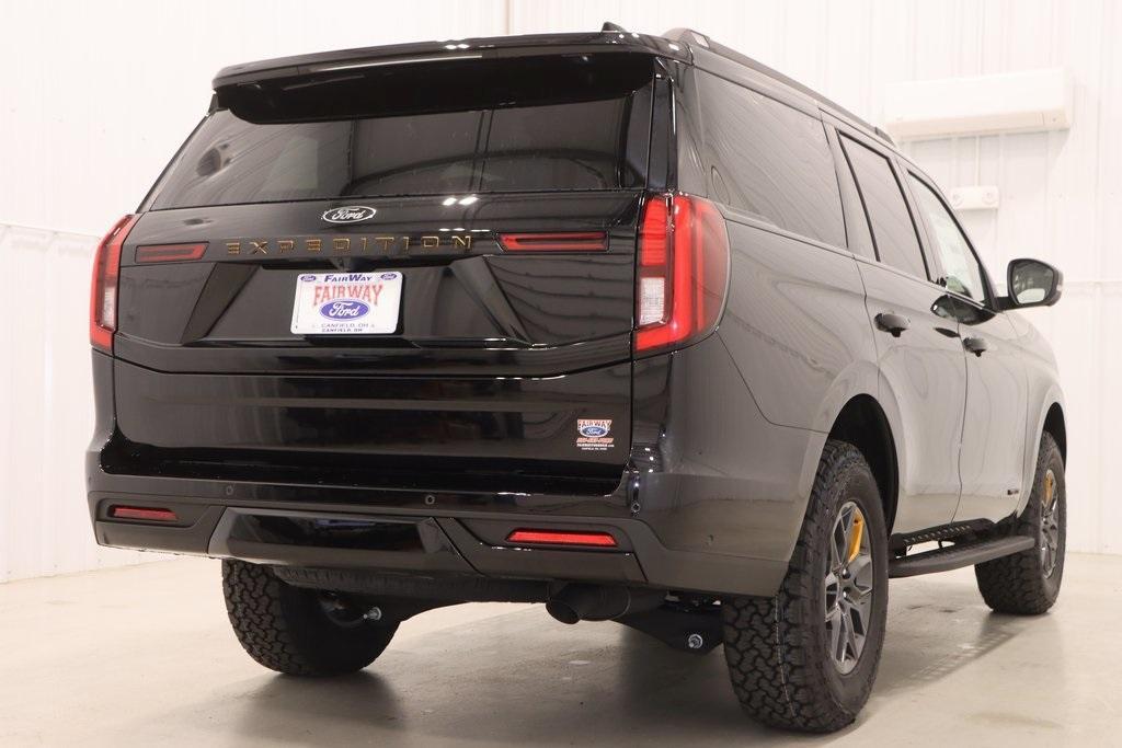 new 2025 Ford Expedition car, priced at $82,040