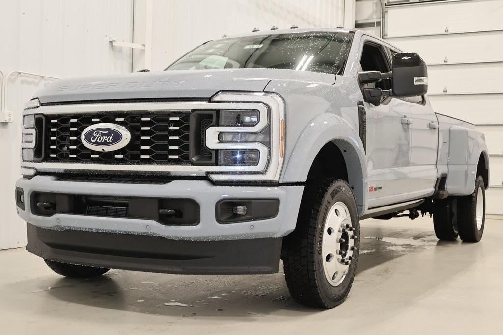 new 2025 Ford F-450 car, priced at $104,180