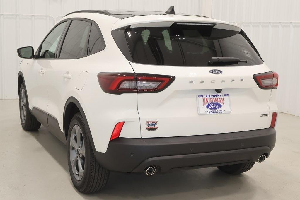 new 2025 Ford Escape car, priced at $33,470