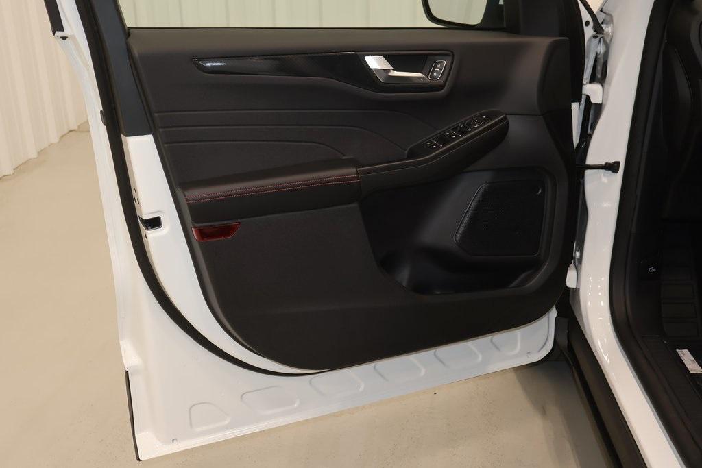 new 2025 Ford Escape car, priced at $33,470