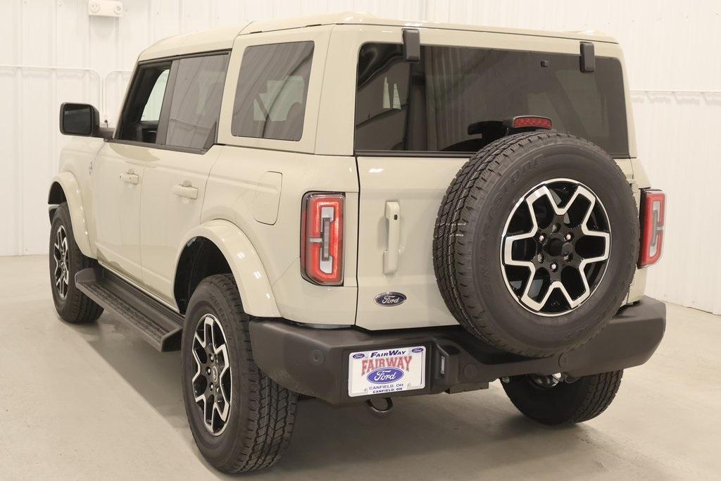 new 2025 Ford Bronco car, priced at $50,257