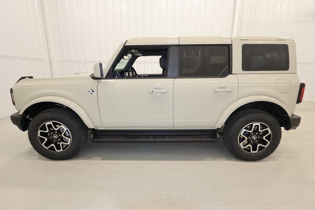 new 2025 Ford Bronco car, priced at $50,257