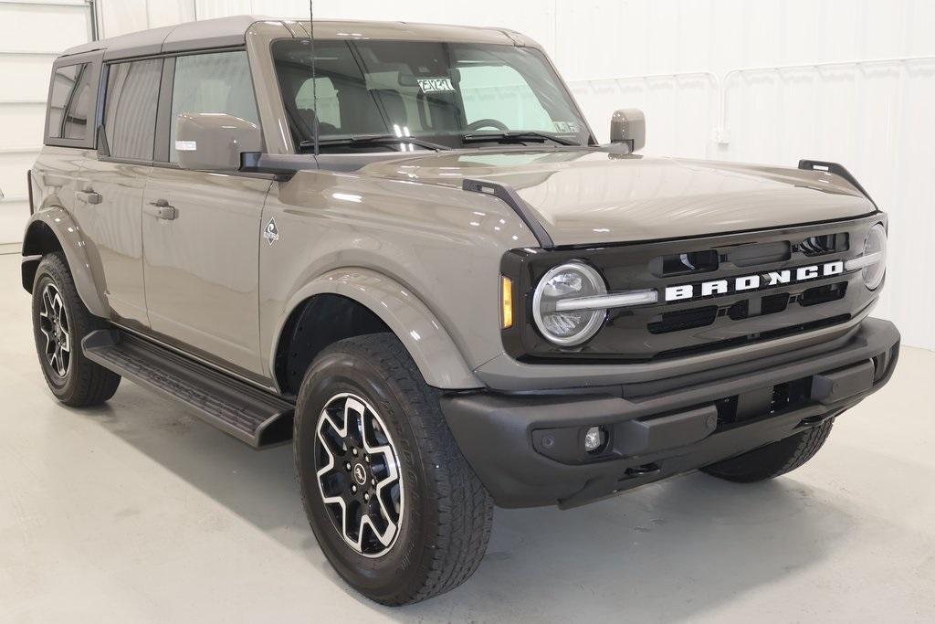 new 2025 Ford Bronco car, priced at $50,888