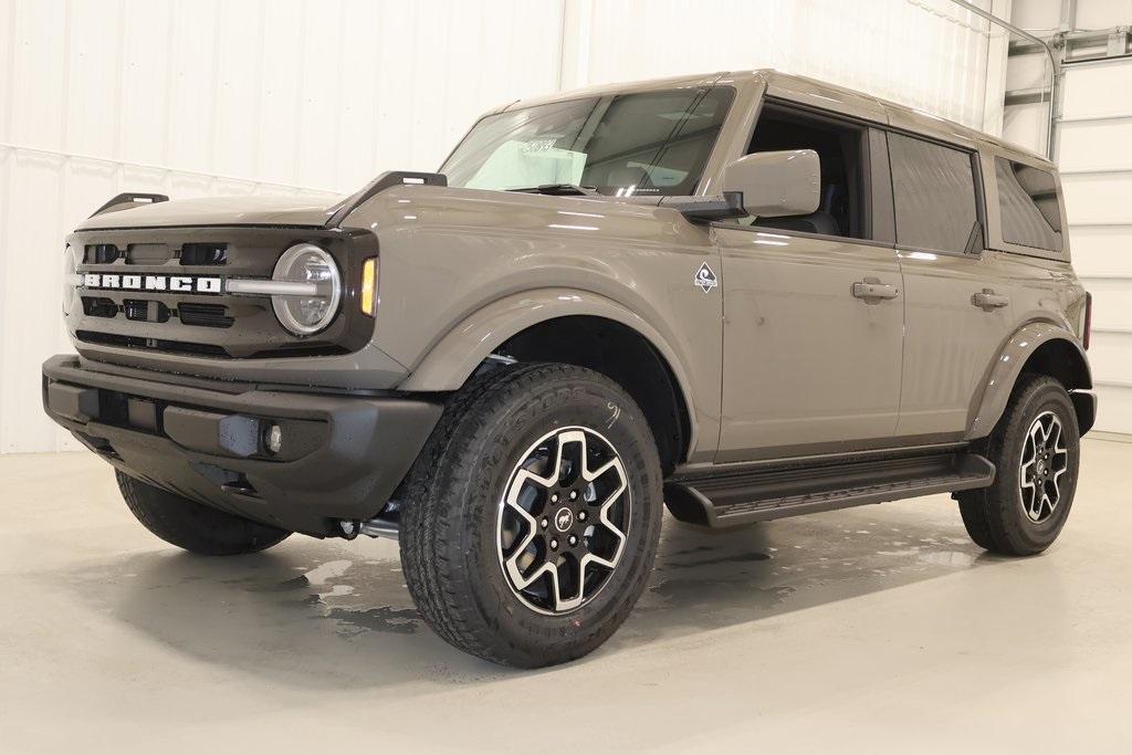 new 2025 Ford Bronco car, priced at $51,416