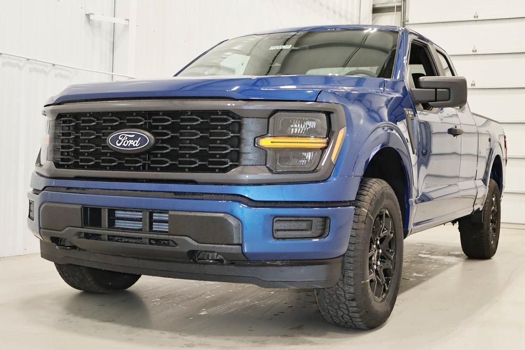 new 2025 Ford F-150 car, priced at $44,424