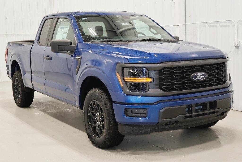new 2025 Ford F-150 car, priced at $44,424