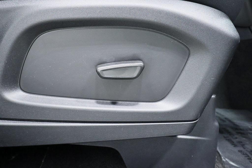 new 2025 Ford Explorer car, priced at $40,910