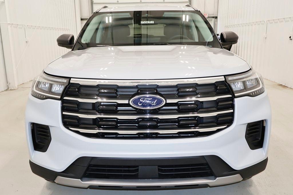 new 2025 Ford Explorer car, priced at $40,910