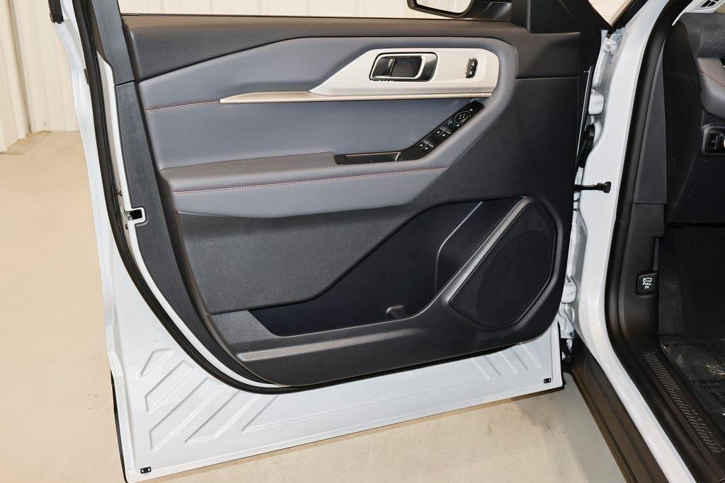new 2025 Ford Explorer car, priced at $40,910