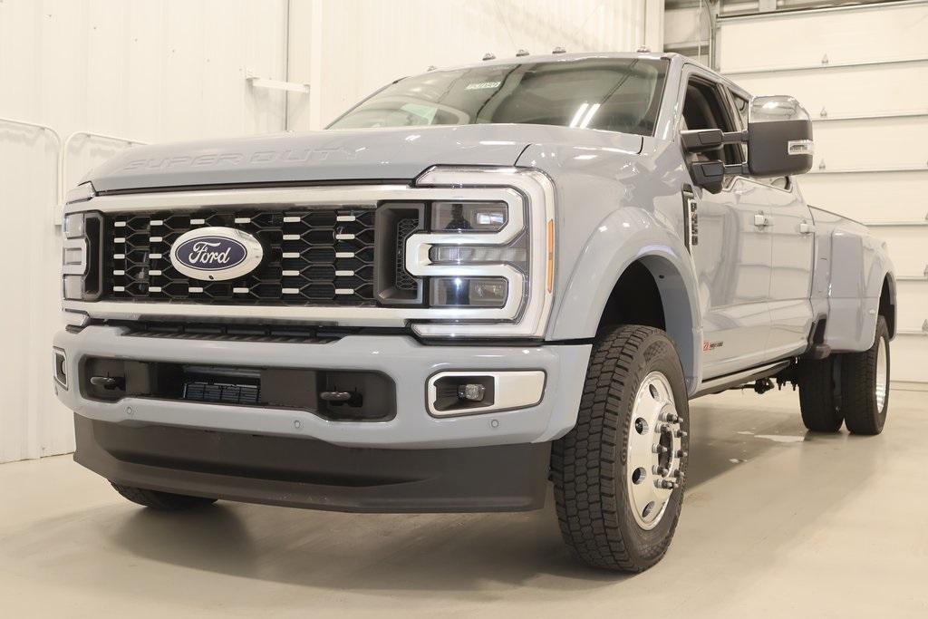 new 2025 Ford F-450 car, priced at $107,970