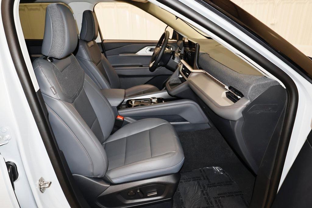new 2025 Ford Explorer car, priced at $46,384