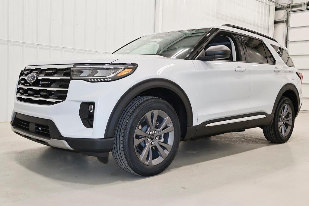 new 2025 Ford Explorer car, priced at $46,384