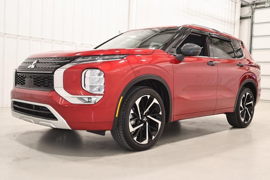 used 2024 Mitsubishi Outlander car, priced at $29,500