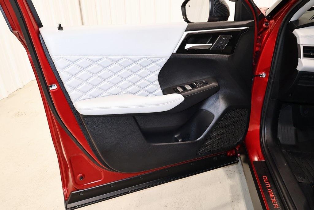 used 2024 Mitsubishi Outlander car, priced at $29,500