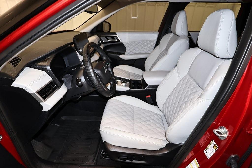 used 2024 Mitsubishi Outlander car, priced at $29,500