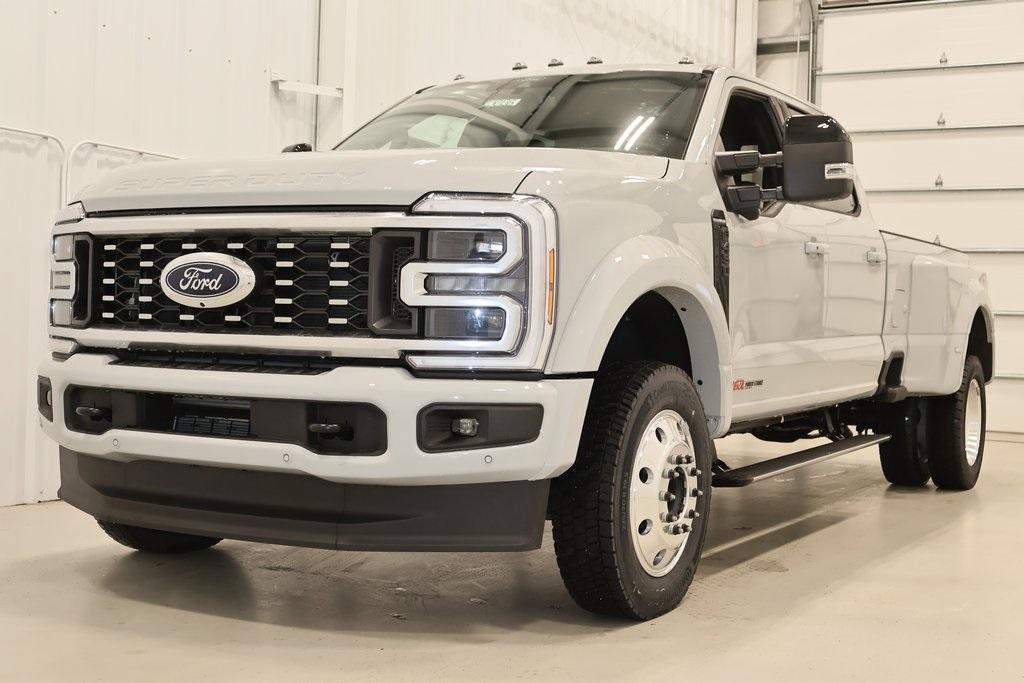 new 2025 Ford F-450 car, priced at $103,185