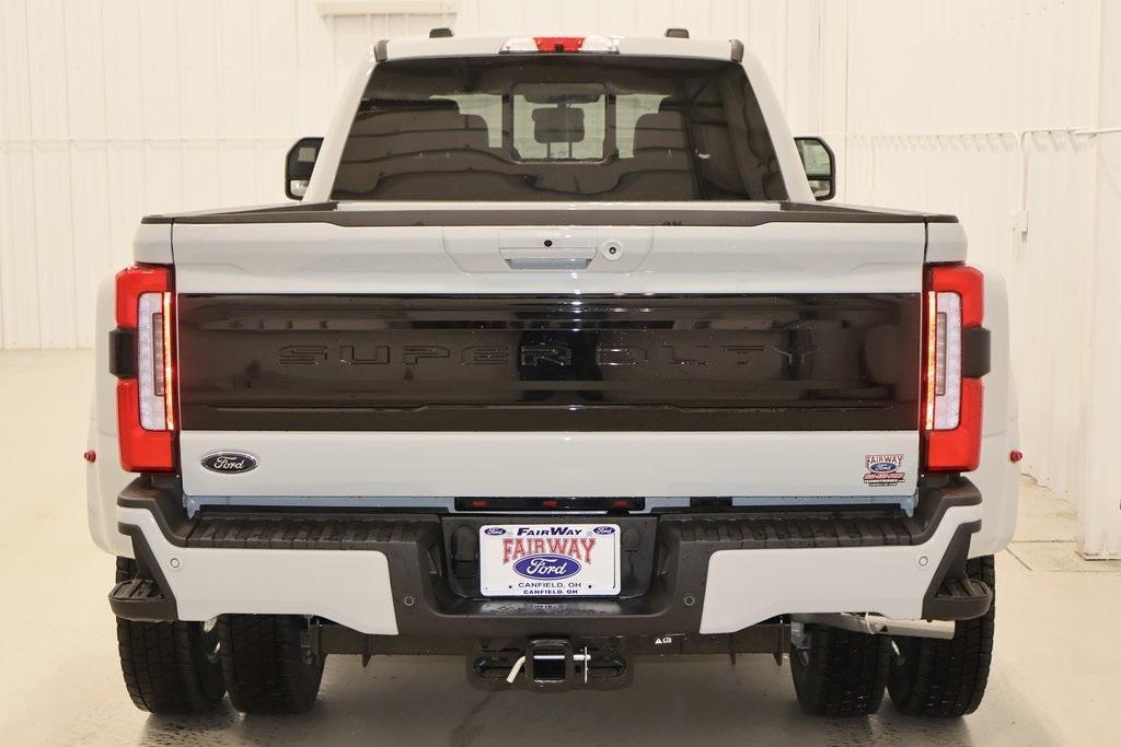 new 2025 Ford F-450 car, priced at $103,185