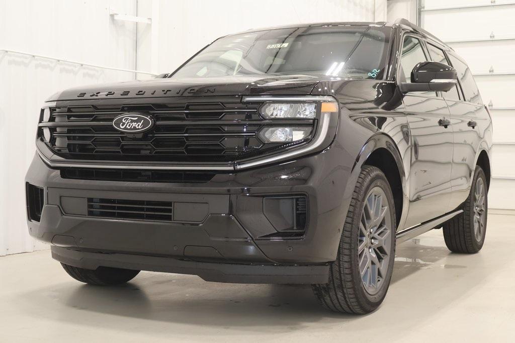 new 2025 Ford Expedition car, priced at $83,170